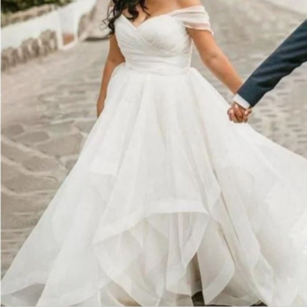 Brand new wedding dress